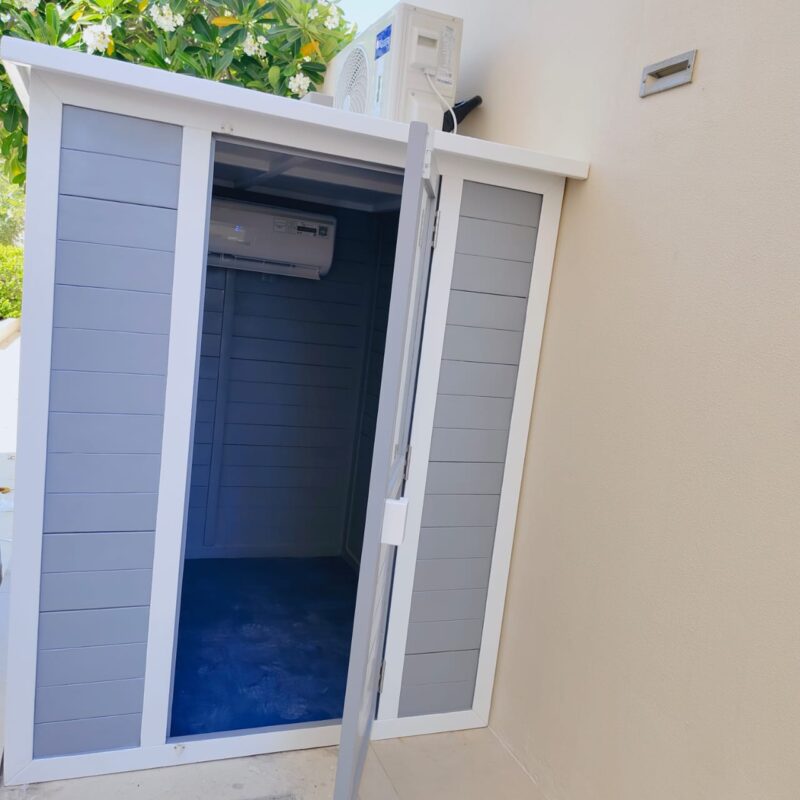 Outdoor Wooden Dog House with Split AC